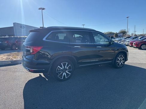 Used 2021 Honda Pilot Touring image 2