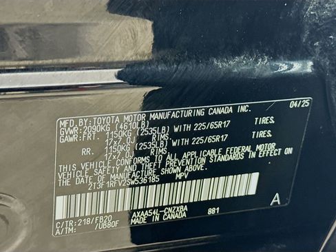 Certified 2025 Toyota RAV4 LE image 28