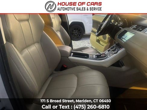 Used 2017 Land Rover Range Rover Evoque SE Premium image 31