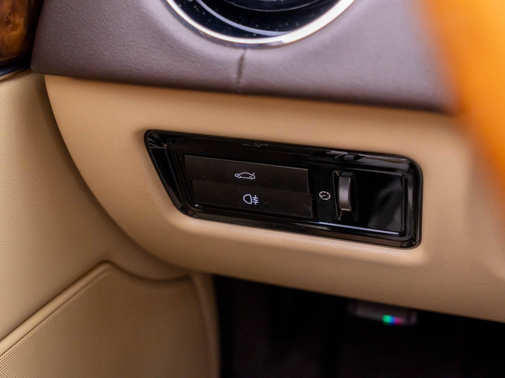 Used 2015 Jaguar XJ AWD image 28
