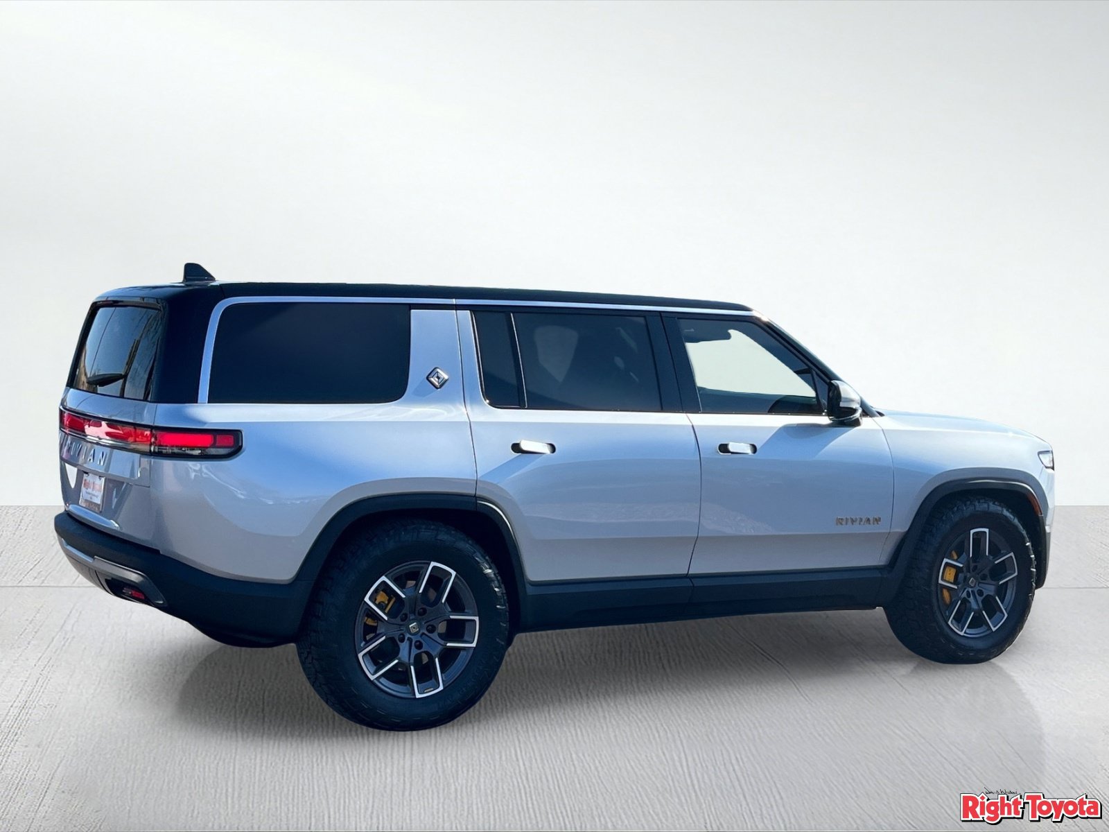 Used 2023 Rivian R1S Adventure Quad AWD/4WD image 5