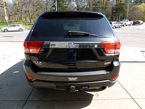Used 2012 Jeep Grand Cherokee Laredo w/ Laredo E Group AWD/4WD image 8