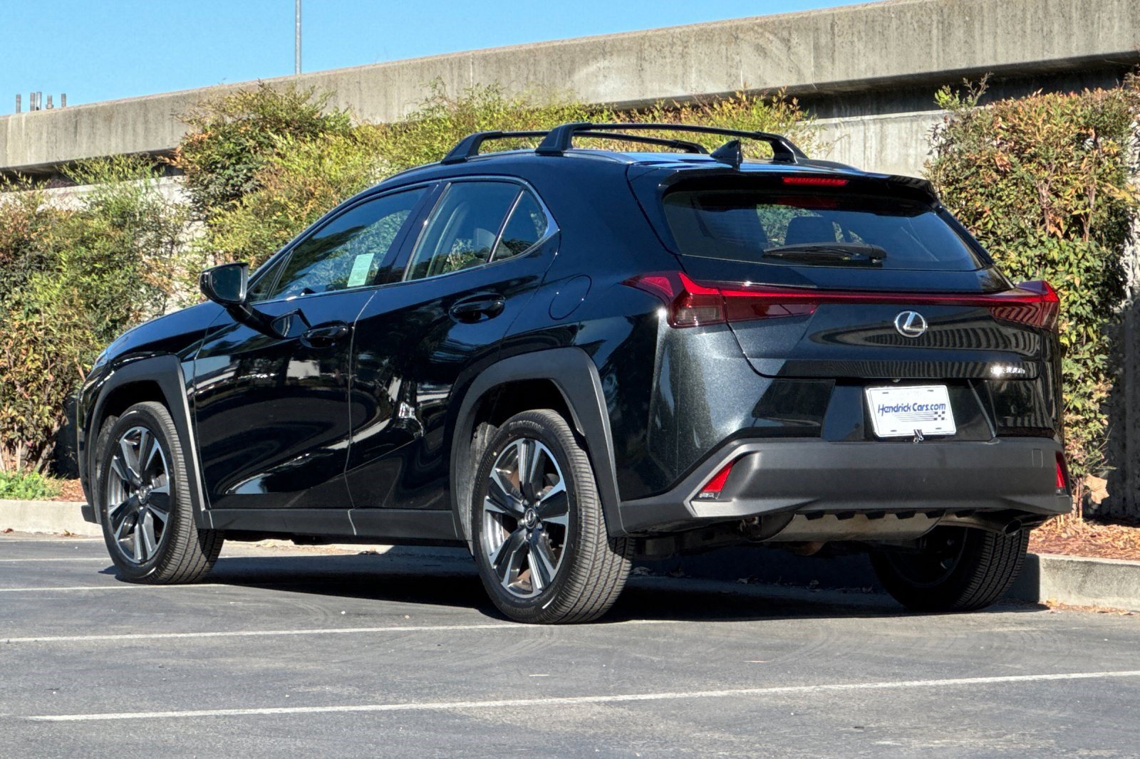 Certified 2025 Lexus UX 300h FWD w/ Accessory Package (Z2) image 7