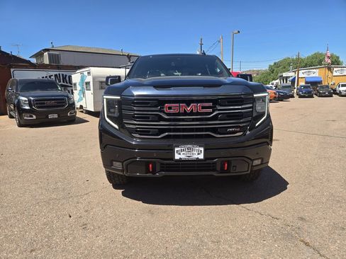 Used 2024 GMC Sierra 1500 AT4 w/ AT4 Premium Package AWD/4WD image 3