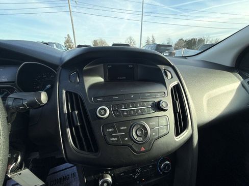 Used 2018 Ford Focus SE image 12