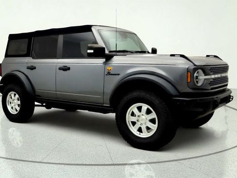 Used 2022 Ford Bronco Badlands AWD/4WD image 3