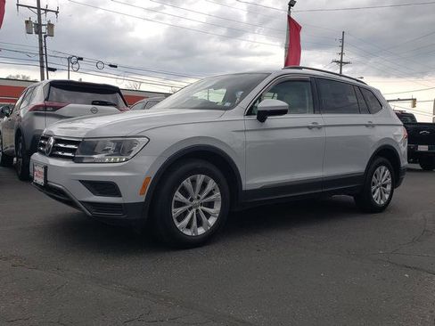 Used 2018 Volkswagen Tiguan SE w/ Panoramic Sunroof Package AWD/4WD image 8