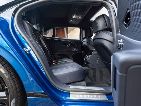 Certified 2026 Bentley Flying Spur Plug-In Hybrid AWD/4WD image 55