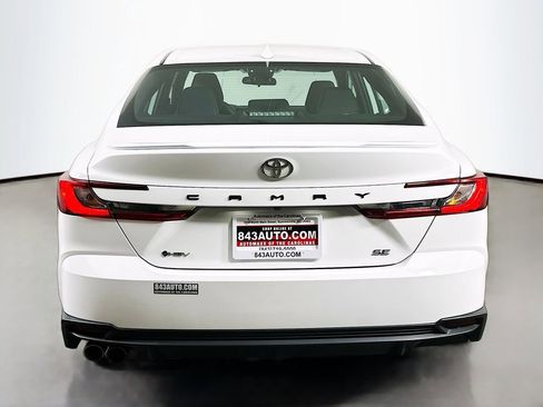 Used 2025 Toyota Camry SE FWD image 6