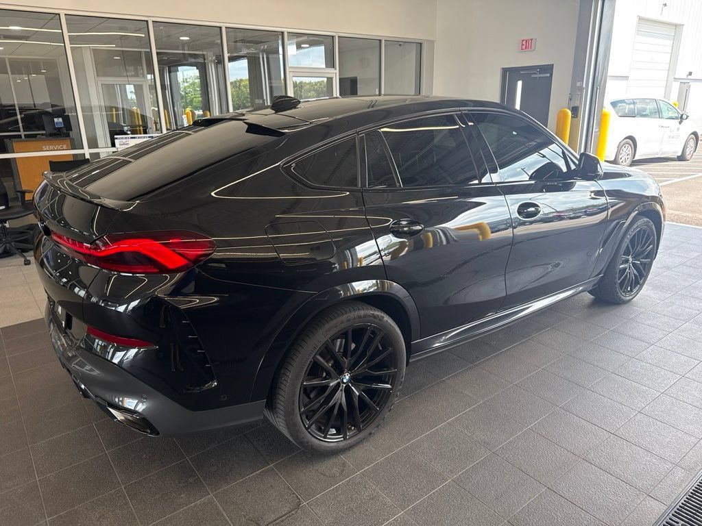 Used 2023 BMW X6 xDrive40i w/ Executive Package AWD/4WD image 3