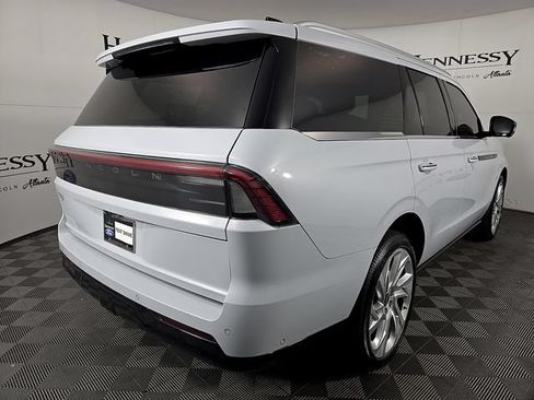 Certified 2025 Lincoln Navigator Black Label AWD/4WD image 5