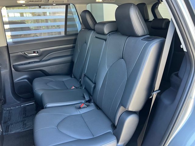 Used 2026 Toyota Grand Highlander FWD image 35