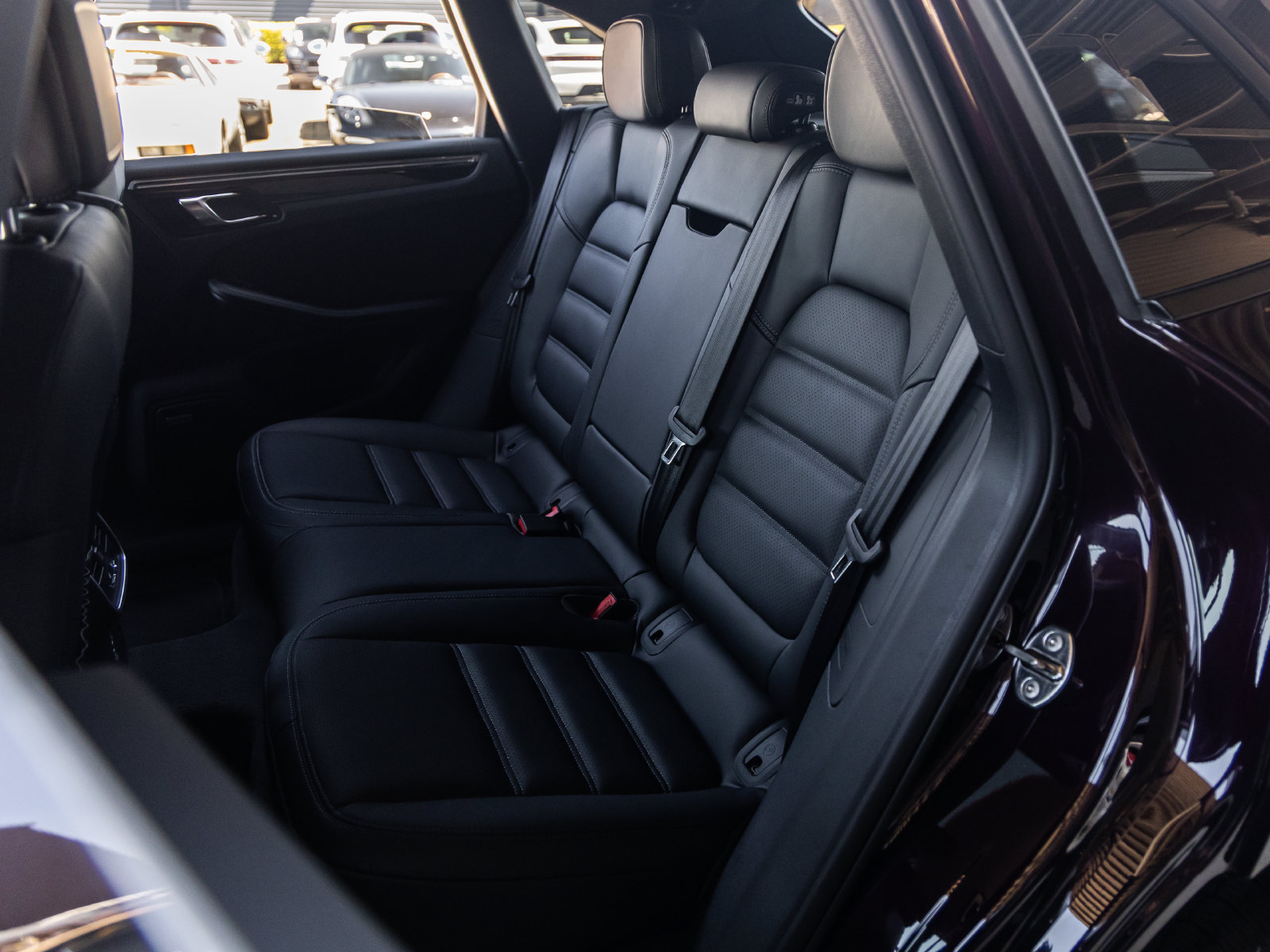 Certified 2026 Porsche Macan AWD/4WD image 35