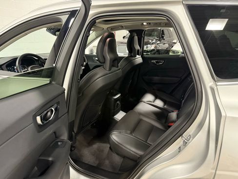 Used 2018 Volvo XC60 T8 Inscription w/ Luxury Seat Package image 65