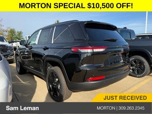 New 2025 Jeep Grand Cherokee Limited w/ Black Appearance Package image 13