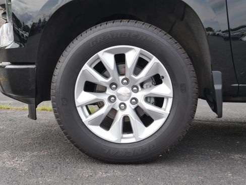 Certified 2022 Chevrolet Silverado 1500 Custom AWD/4WD image 12