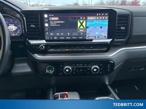 Used 2022 GMC Sierra 1500 SLT w/ SLT Convenience Package image 32