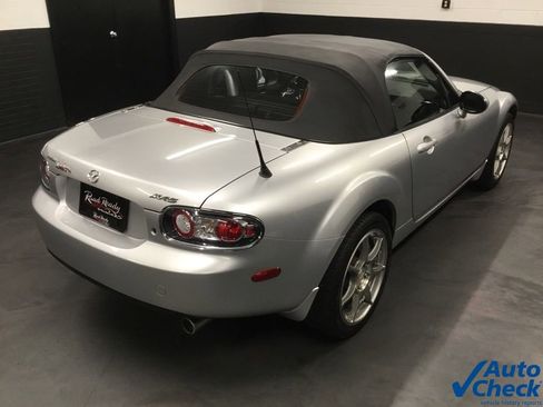 Used 2006 MAZDA MX-5 Miata Touring image 22