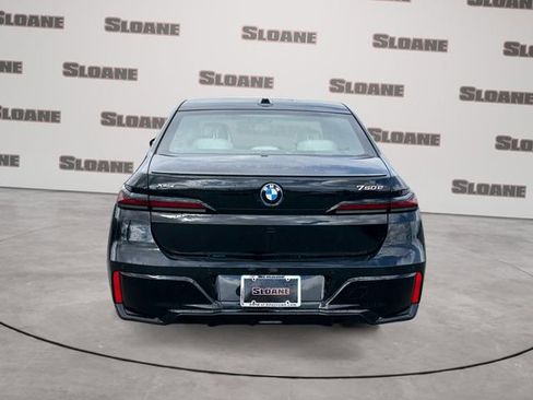 New 2026 BMW 750e xDrive image 4