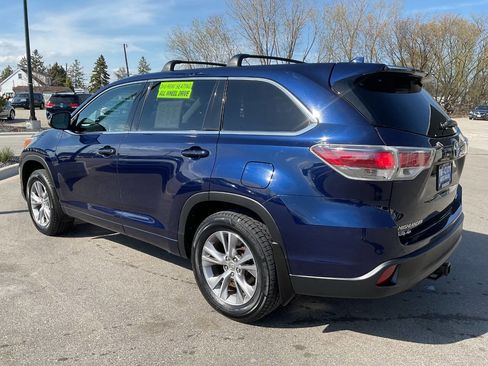 Used 2015 Toyota Highlander Plus AWD/4WD image 4