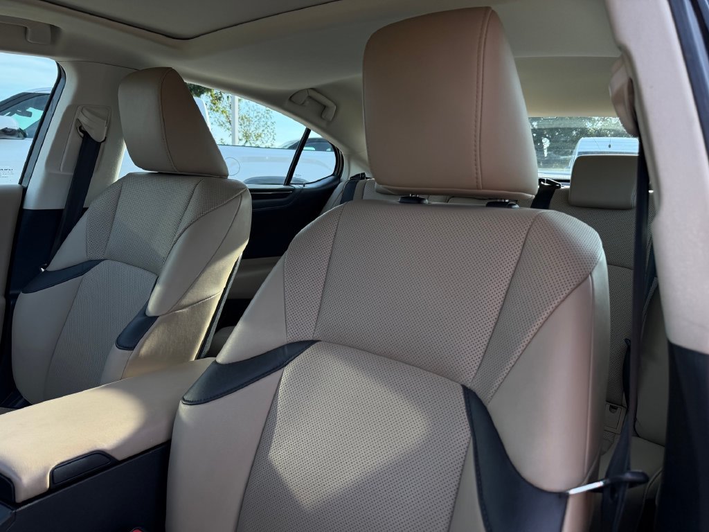 Used 2020 Lexus ES 350 w/ Premium Package FWD image 10