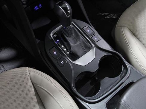 Used 2018 Hyundai Santa Fe Sport image 16