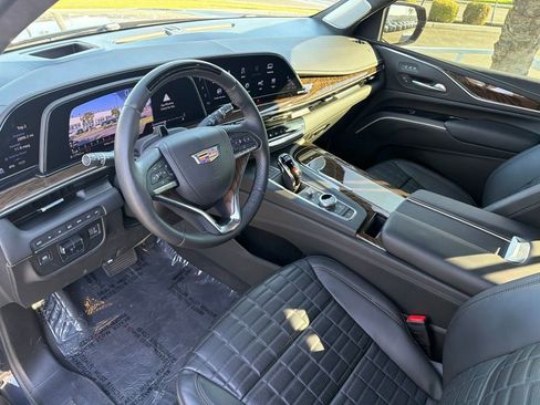 Used 2024 Cadillac Escalade Sport Platinum w/ LPO, ONYX Package AWD/4WD image 9