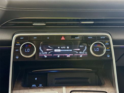 Used 2024 Genesis GV80 2.5T image 10