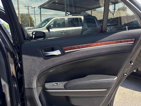 Used 2012 Chrysler 300 RWD image 13