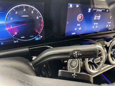 Used 2025 Mercedes-Benz GLA 250 4MATIC image 18