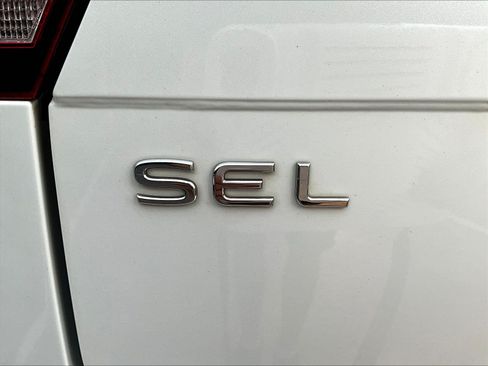 Used 2022 Volkswagen Tiguan SEL R-Line AWD/4WD image 24