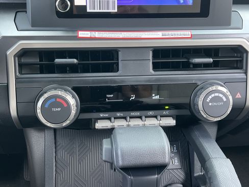 New 2026 Toyota 4Runner SR5 AWD/4WD image 17