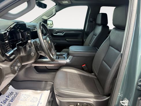 Certified 2025 Chevrolet Silverado 1500 LTZ w/ LTZ Premium Package AWD/4WD image 9
