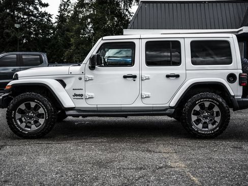 Used 2018 Jeep Wrangler Unlimited Sahara w/ Uconnect 4C Nav & Sound Group AWD/4WD image 15