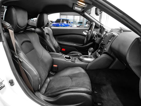 Used 2013 Nissan 370Z Touring w/ Sport Pkg RWD image 23