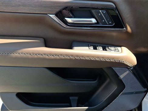 Certified 2026 GMC Yukon XL Denali Ultimate w/ LPO, Floor Liner Package AWD/4WD image 15