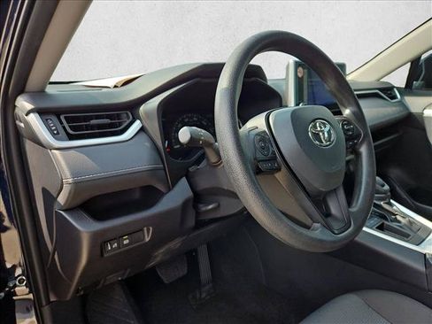 Used 2025 Toyota RAV4 XLE FWD image 10