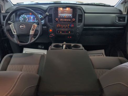 Used 2024 Nissan Titan SV image 9