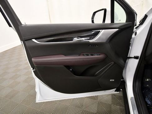 Used 2024 Cadillac XT6 Premium Luxury w/ Technology Package AWD/4WD image 13