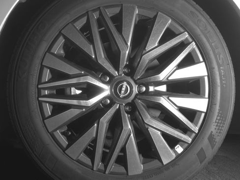 Used 2025 Nissan Altima 2.5 SV image 12