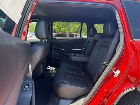 New 2026 Jeep Cherokee Limited AWD/4WD image 33