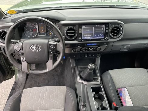 Used 2021 Toyota Tacoma TRD Off-Road w/ Technology Package AWD/4WD image 15