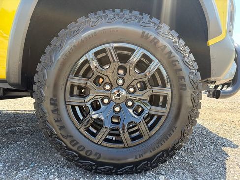 Used 2023 Chevrolet Colorado Trail Boss w/ Technology Package AWD/4WD image 26