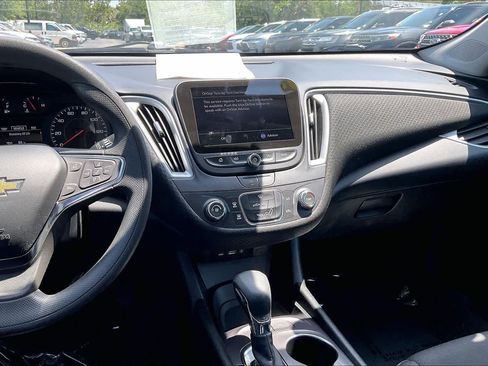 Used 2024 Chevrolet Malibu LS FWD image 7
