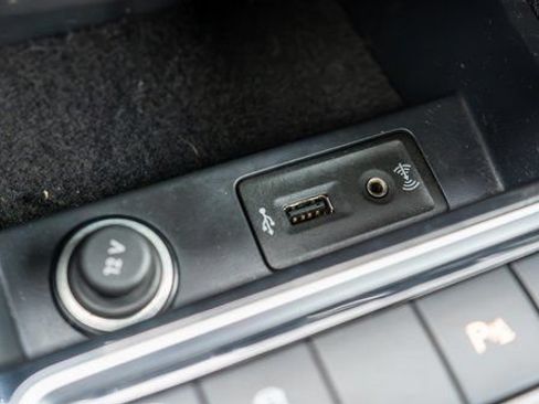 Used 2017 Volkswagen Jetta GLI FWD image 39