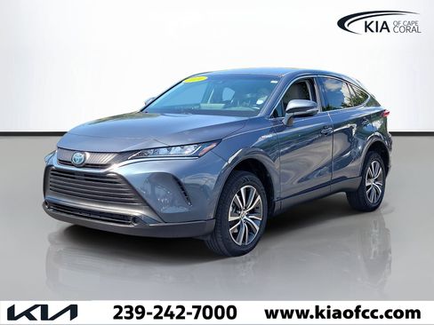 Used 2021 Toyota Venza LE AWD/4WD image 3
