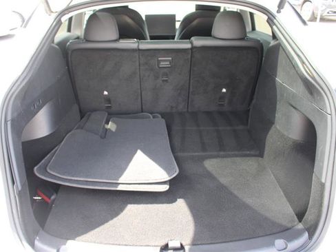Used 2021 Tesla Model Y Long Range image 23