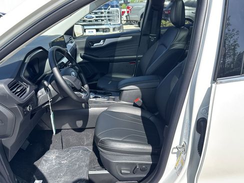 New 2025 Ford Escape SE w/ PHEV Premium Package image 38