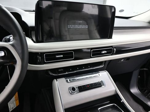 Used 2025 Lincoln Aviator Reserve w/ Illumination Package image 2