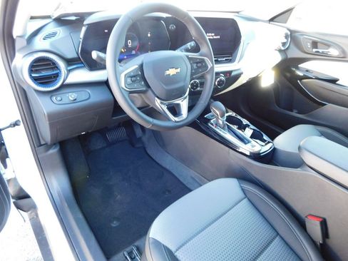 New 2026 Chevrolet Trax LT w/ Driver Confidence Package FWD image 13